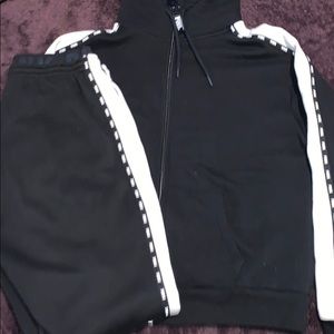 Sweater and sweats set